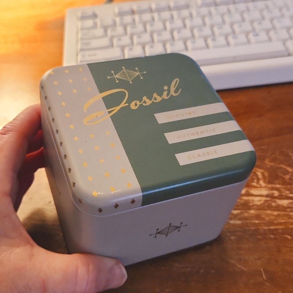 2/$8 Retro Fossil 30th anniversary watch box